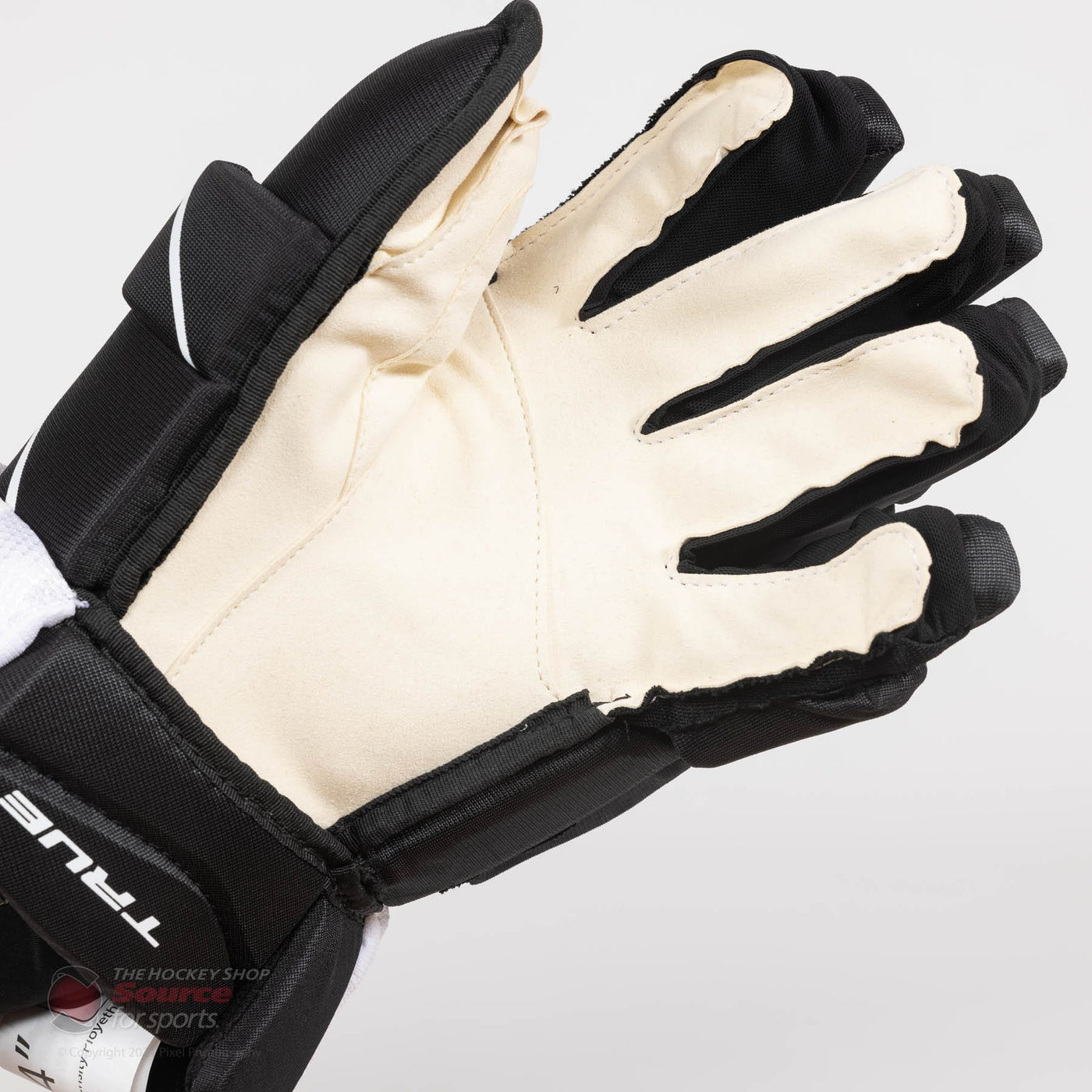 TRUE Catalyst M16 Senior Hockey Gloves