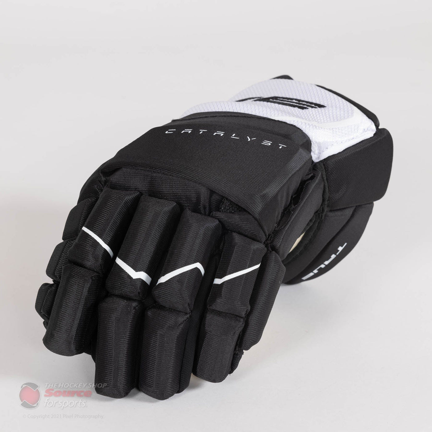 TRUE Catalyst M16 Senior Hockey Gloves