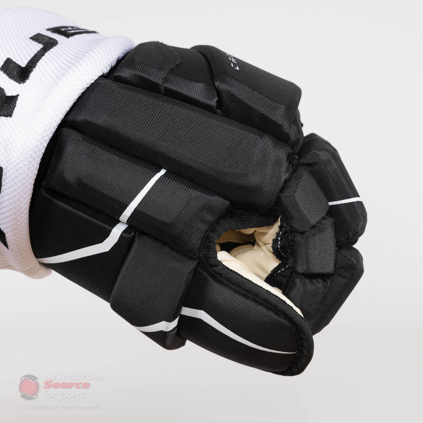 TRUE Catalyst M16 Senior Hockey Gloves