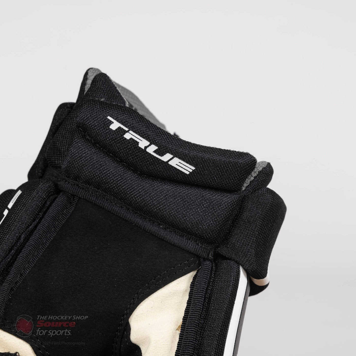 TRUE XC5 Junior Hockey Gloves