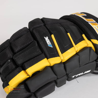 TRUE XC7 Senior Hockey Gloves