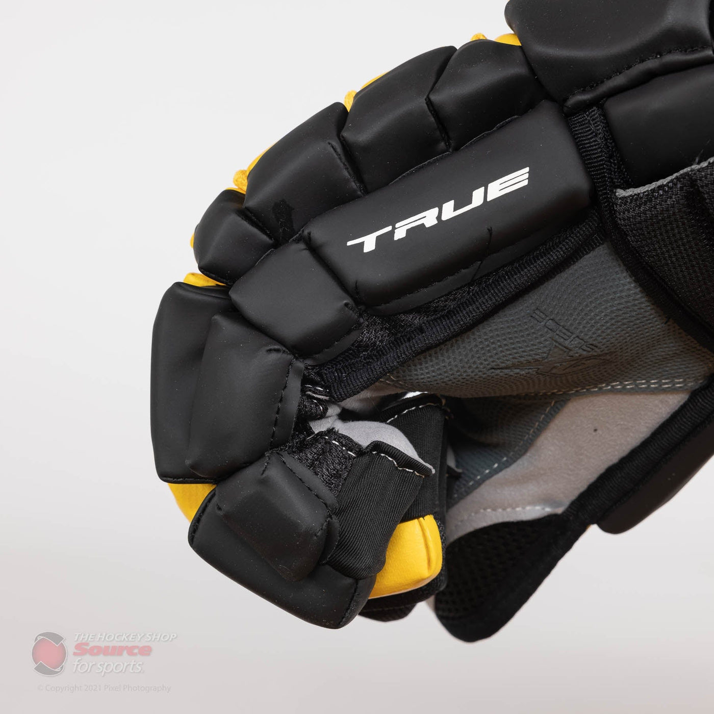 TRUE XC7 Senior Hockey Gloves