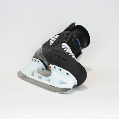 TRUE Player Junior Hockey Skates - Pro Stock - VH Holder - Size 4