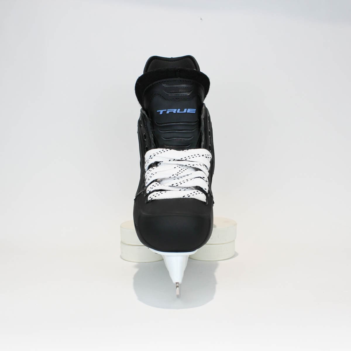 TRUE Player Junior Hockey Skates - Pro Stock - VH Holder - Size 4