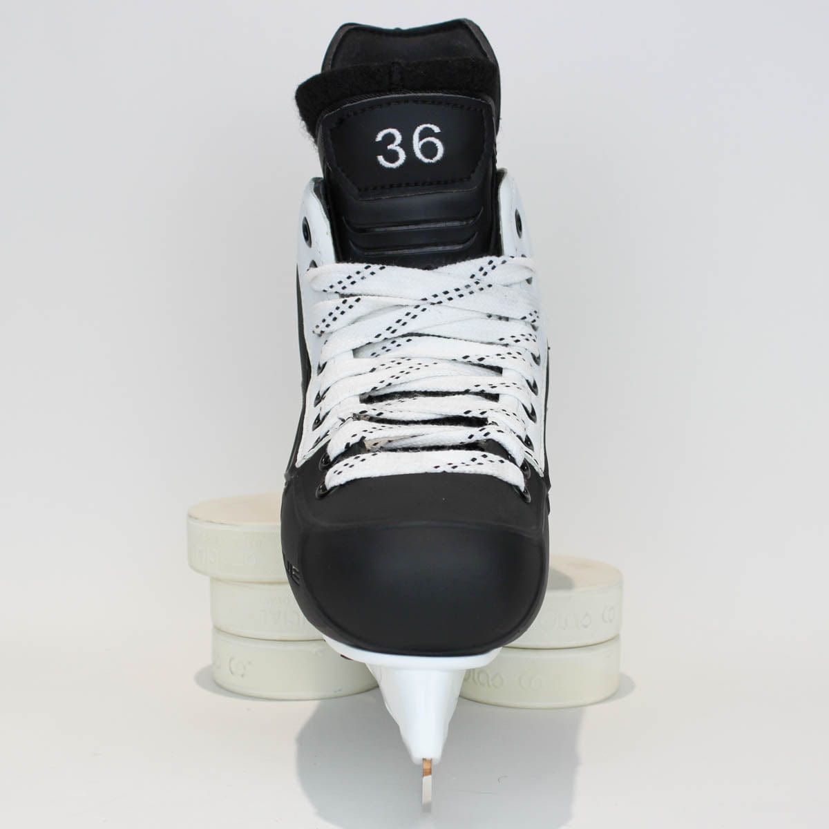 TRUE Player Junior Hockey Skates - Pro Stock - VH Holder - White Side - Size 4