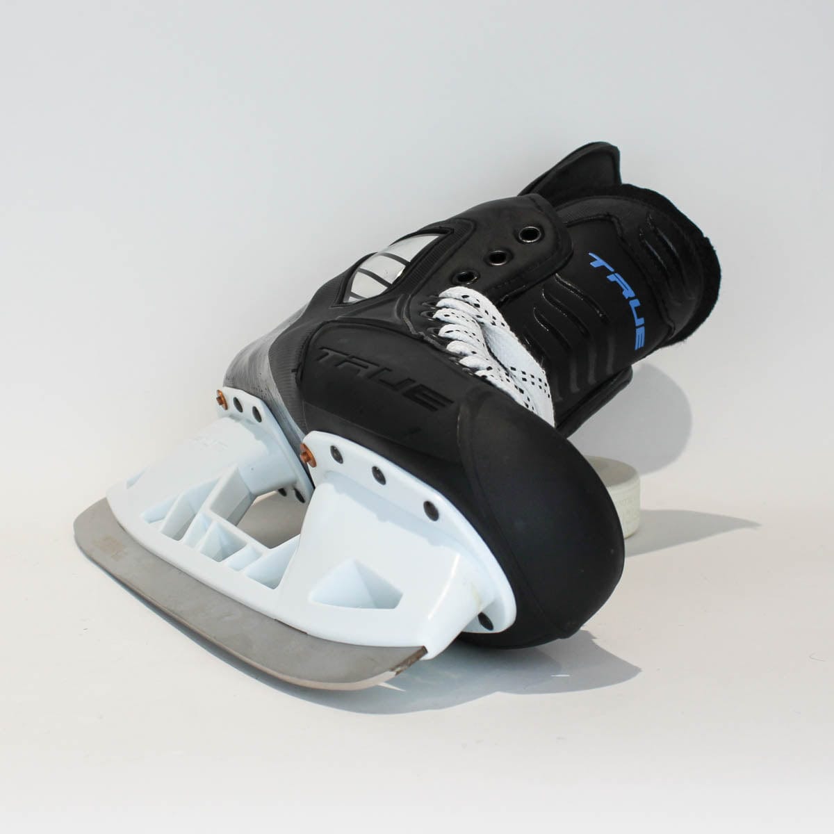 TRUE Player Senior Hockey Skates - Pro Stock - VH Holder - Size 9