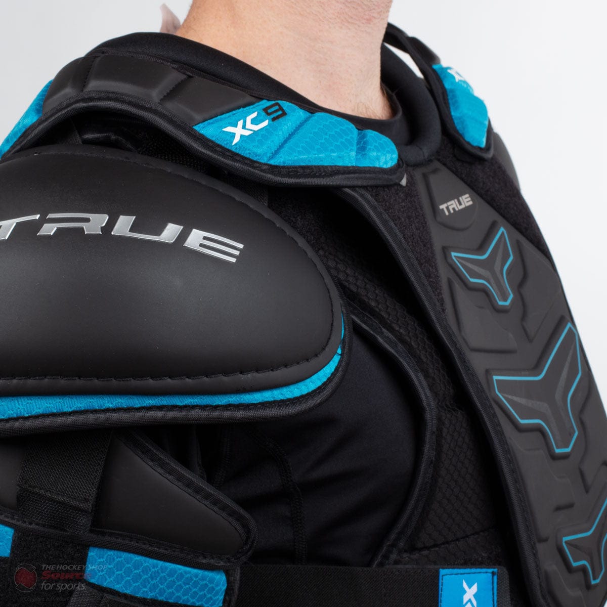 TRUE XC9 Junior Hockey Shoulder Pads