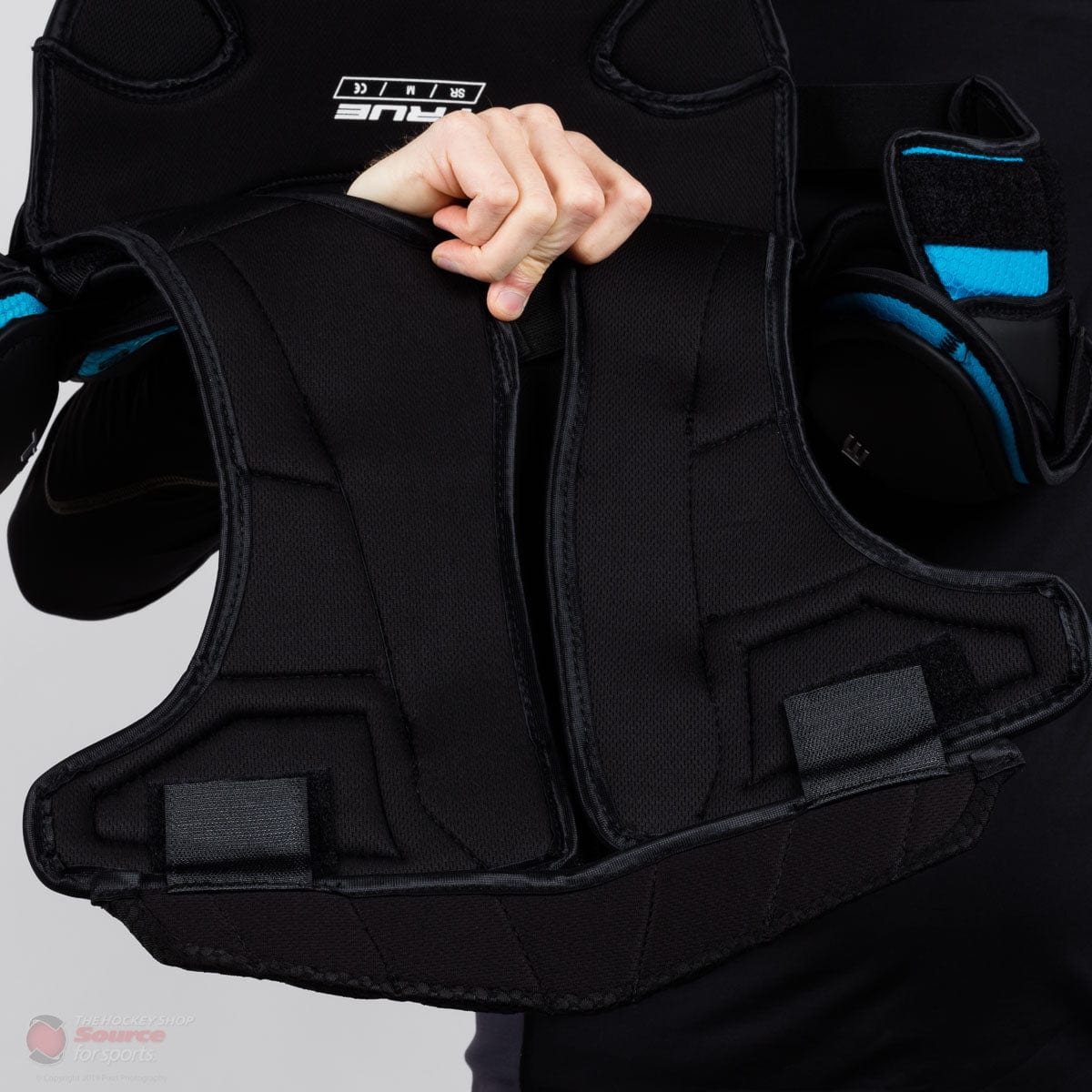 TRUE XC9 Junior Hockey Shoulder Pads