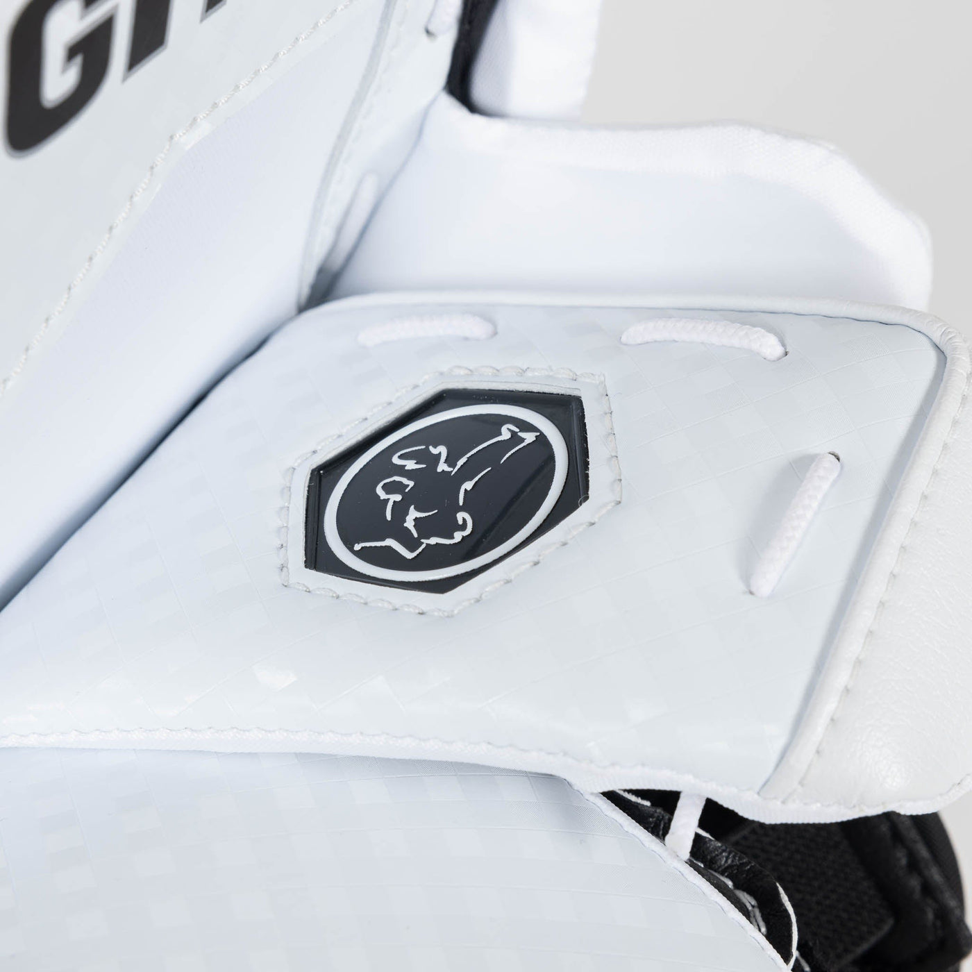 Vaughn Blockers Vaughn Ventus SLR3 Pro Senior Goalie Blocker - TheHockeyShop