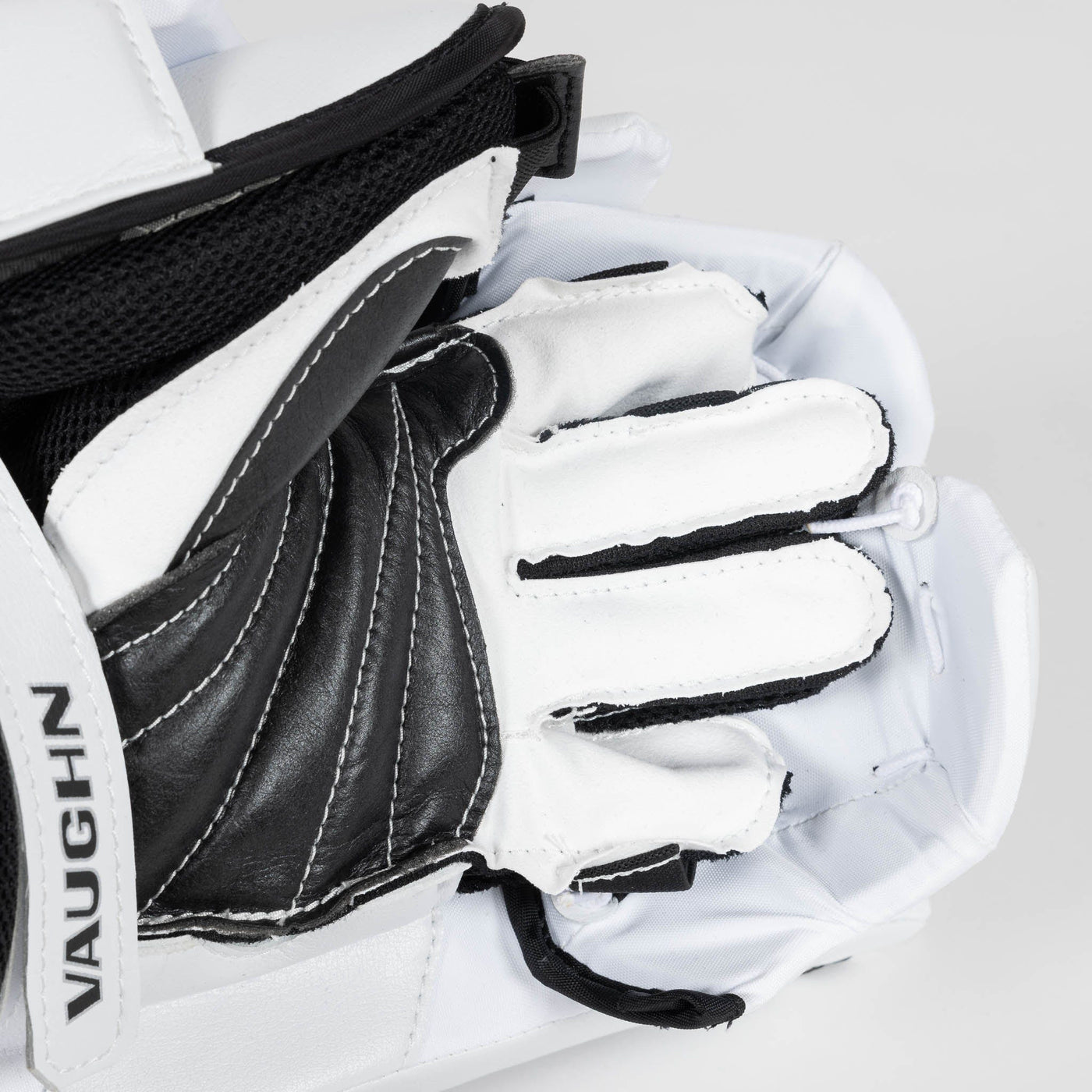 Vaughn Blockers Vaughn Ventus SLR3 Pro Senior Goalie Blocker - TheHockeyShop