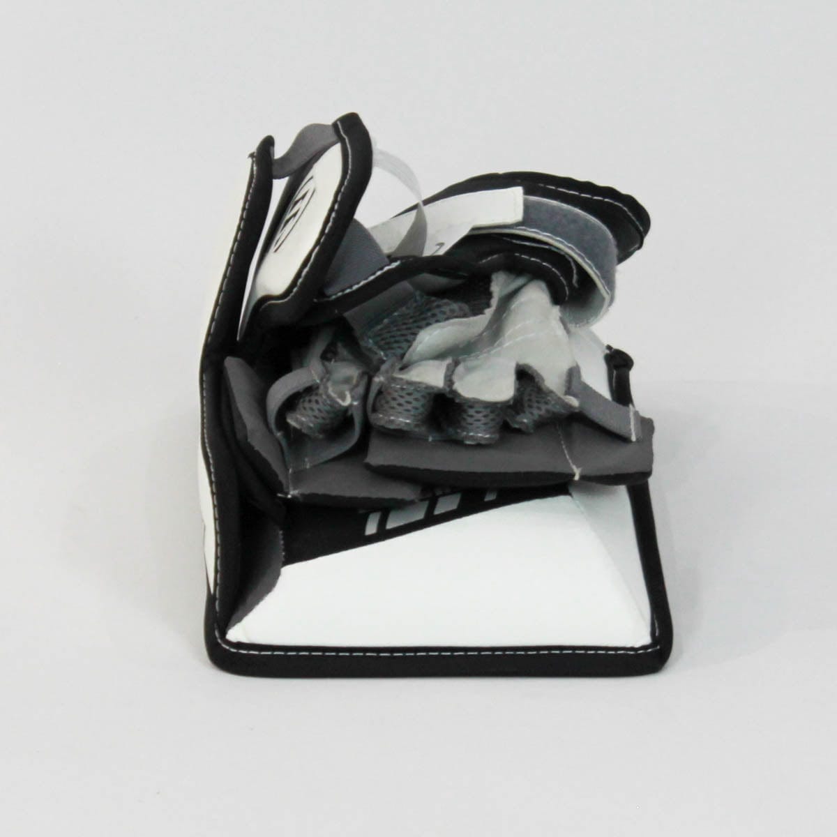 Warrior Ritual G3 Youth Goalie Blocker - Demo A
