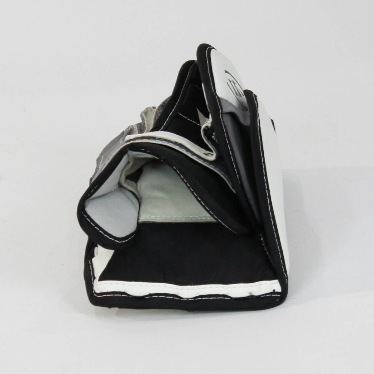 Warrior Ritual G3 Youth Goalie Blocker - Demo B