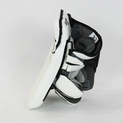 Warrior Ritual G4 Intermediate Goalie Blocker - Demo C