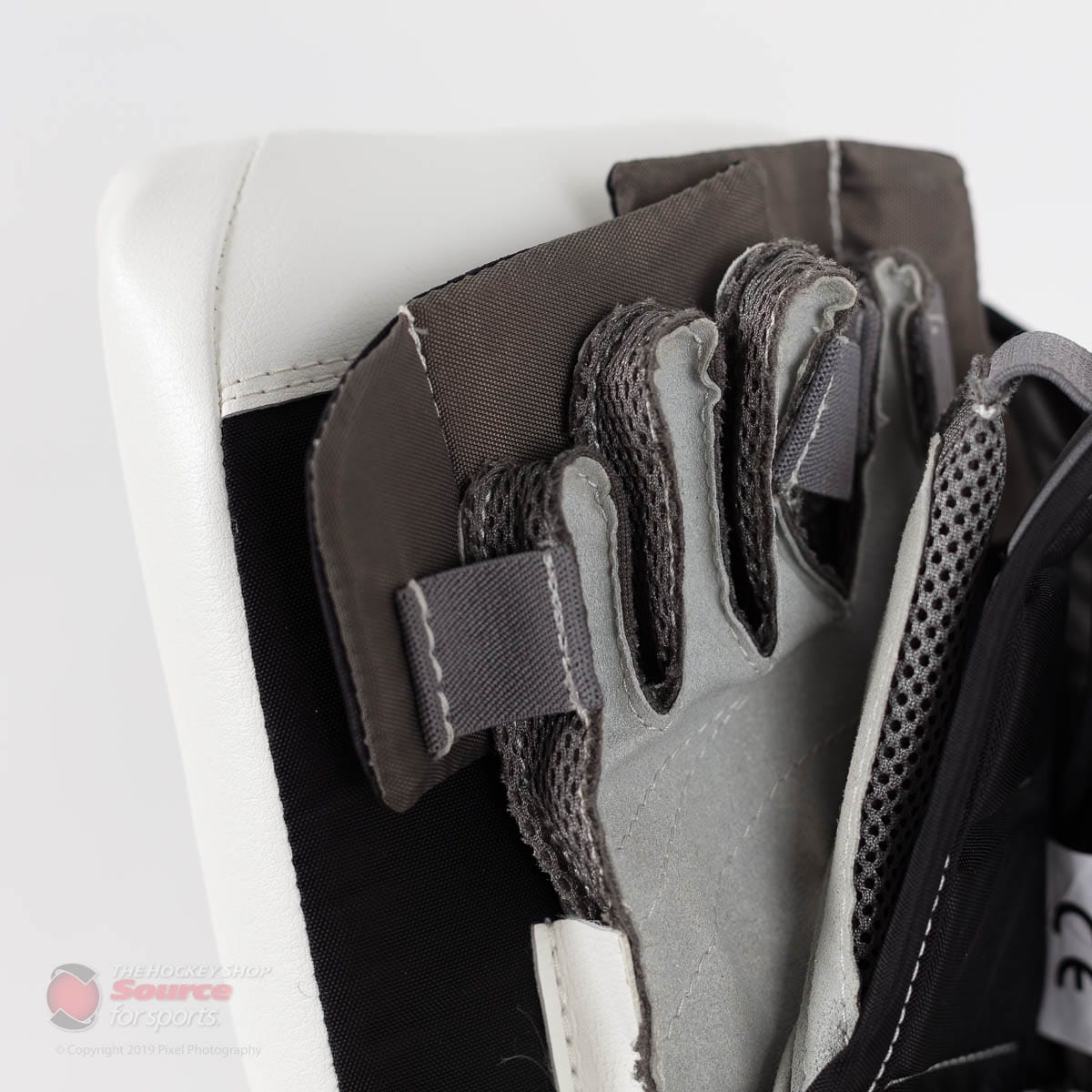Warrior Ritual G4 Junior Goalie Blocker
