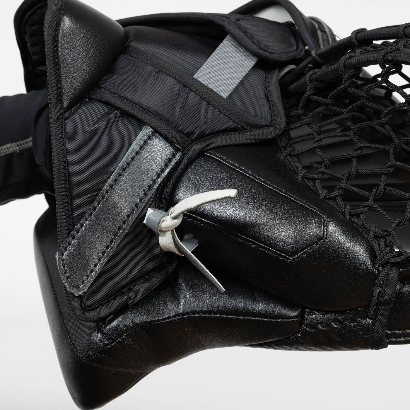 Warrior Ritual G6.1 Pro+ Senior Goalie Catcher - The Hockey Shop Source For Sports