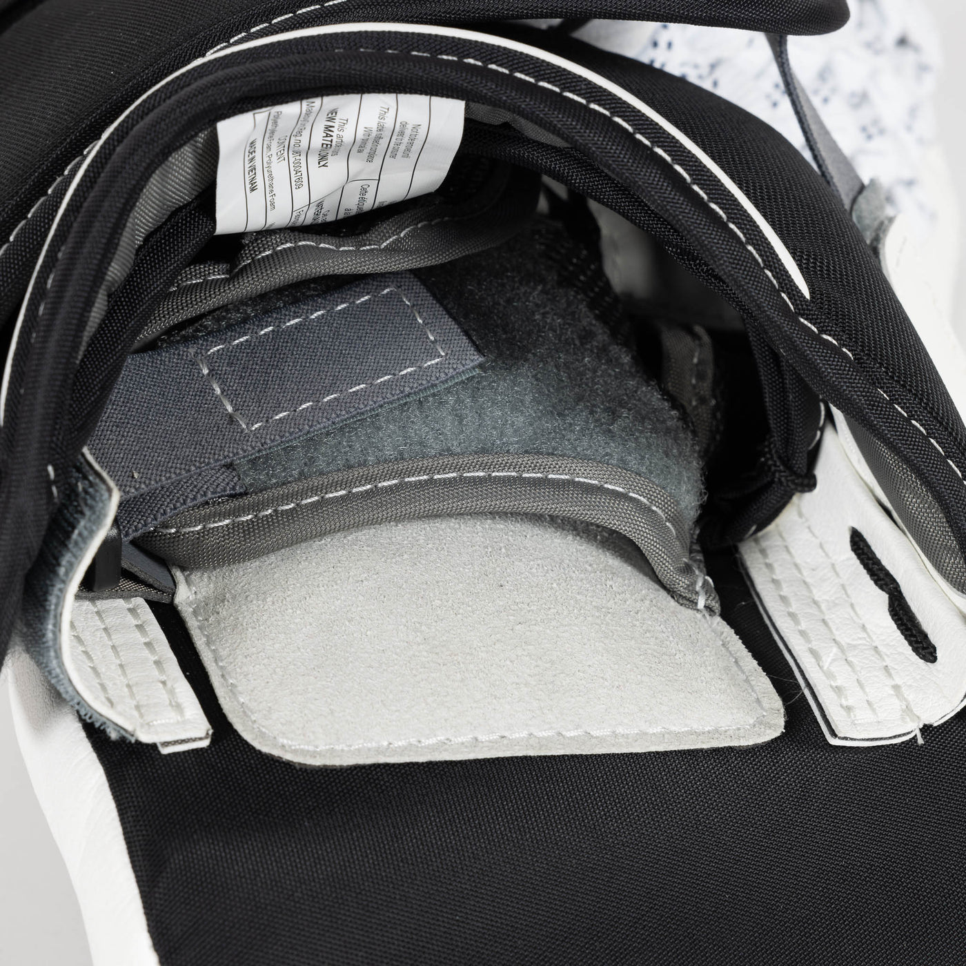 Warrior Ritual G6 E+ Junior Goalie Catcher - The Hockey Shop Source For Sports