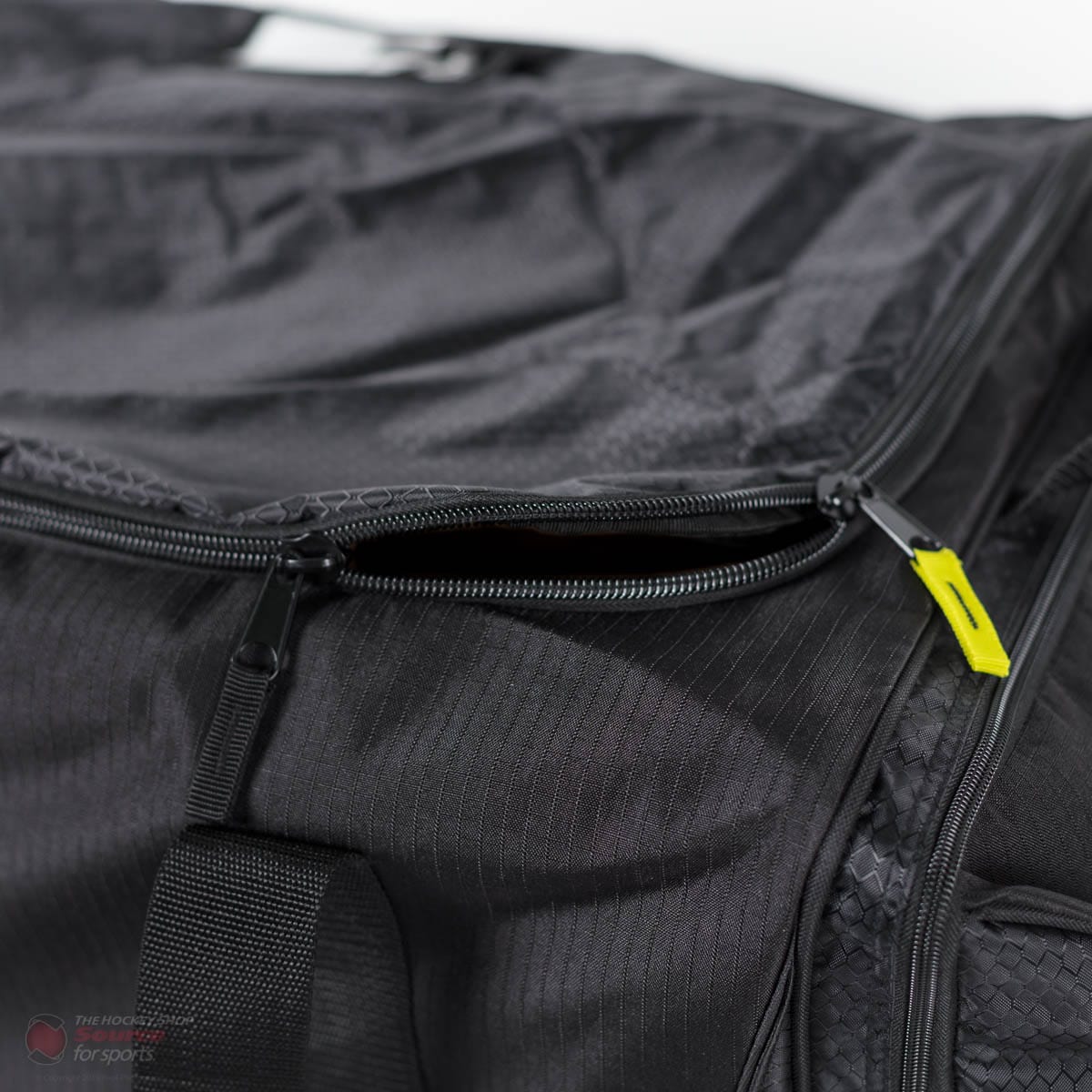 Warrior Q20 Senior Wheel Hockey Bag